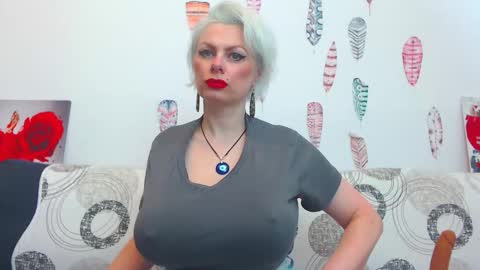 Snapshot of pure_seduce_wow chatting on February 16, 12:40 am Goldie online show from February 16, 12:40 am