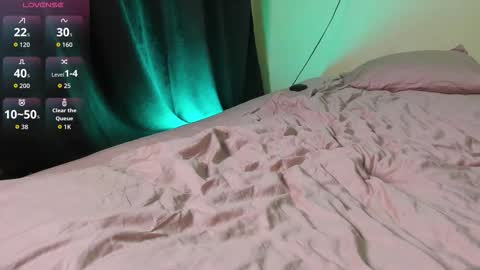 puredesire_ online show from October 7, 5:21 pm