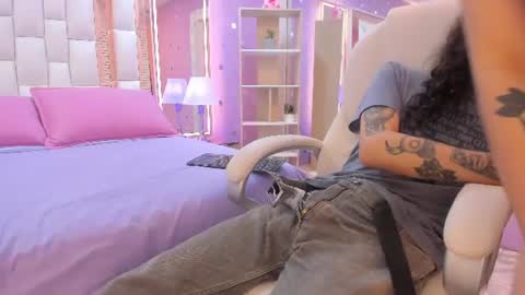 Snapshot of puretemptation_ chatting on June 23, 7:56 pm Experienced guys online show from June 23, 7:56 pm