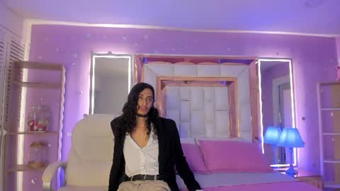 Snapshot of puretemptation_ chatting on June 25, 7:40 pm Experienced guys online show from June 25, 7:40 pm