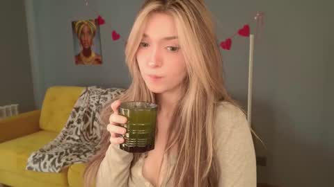 Bella online show from February 17, 5:37 am