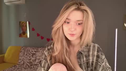 Bella online show from March 11, 5:35 am