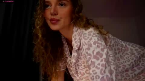 Snapshot of purple_baby chatting on September 10, 5:13 pm Sasha  wait you here 6 of November. will celebrate my B- day online show from September 10, 5:13 pm
