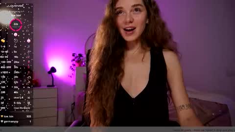 Snapshot of purple_baby chatting on October 25, 6:02 pm Sasha  wait you here 6 of November. will celebrate my B- day online show from October 25, 6:02 pm