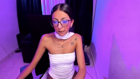 MEGANNNN online show from May 26, 1:56 am
