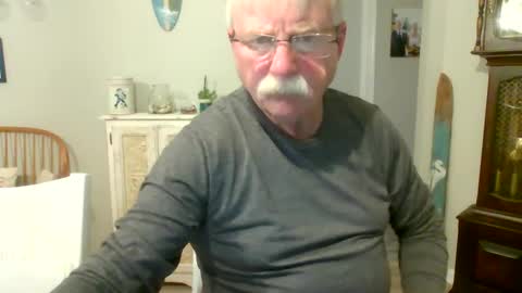 Snapshot of purpleshroom chatting on February 25, 4:35 am purpleshroom online show from February 25, 4:35 am