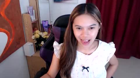 Snapshot of pussiswet_xx chatting on June 8, 12:49 pm jessy online show from June 8, 12:49 pm