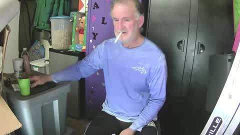 Snapshot of pussy_licker0127 chatting on December 11, 4:09 pm Mark online show from December 11, 4:09 pm