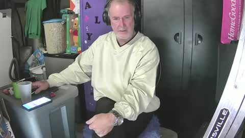 Snapshot of pussy_licker0127 chatting on December 18, 4:17 pm Mark online show from December 18, 4:17 pm