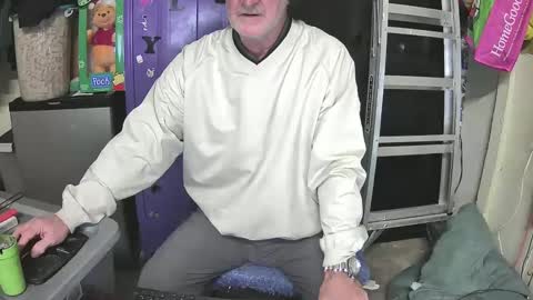 Snapshot of pussy_licker0127 chatting on December 26, 12:14 am Mark online show from December 26, 12:14 am