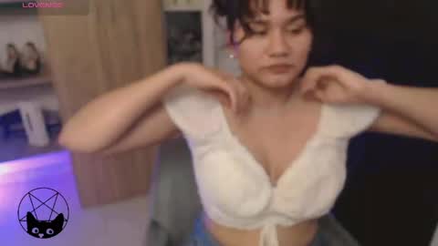 Mari online show from April 27, 1:58 am