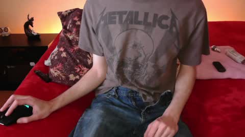 Snapshot of pussylover2182 chatting on January 9, 7:42 am pussylover2182 online show from January 9, 7:42 am