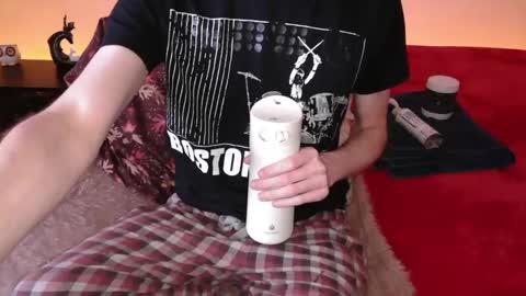 Snapshot of pussylover2182 chatting on January 17, 8:02 am pussylover2182 online show from January 17, 8:02 am