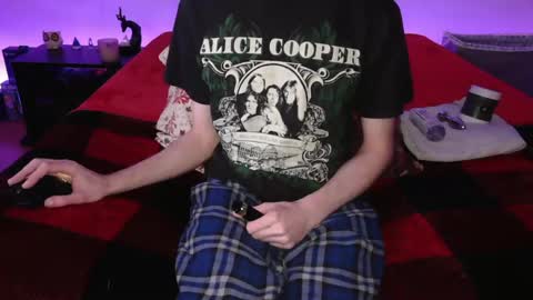 Snapshot of pussylover2182 chatting on February 2, 5:32 am pussylover2182 online show from February 2, 5:32 am