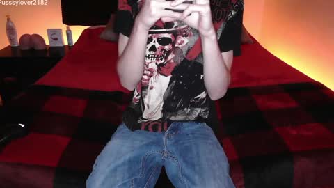 Snapshot of pussylover2182 chatting on September 24, 4:16 am pussylover2182 online show from September 24, 4:16 am