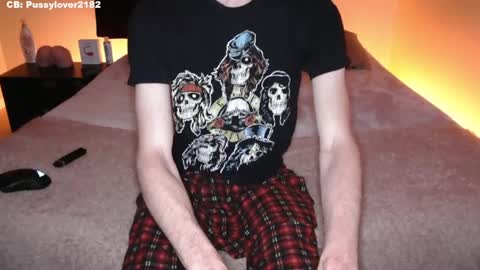 Snapshot of pussylover2182 chatting on October 3, 4:31 am pussylover2182 online show from October 3, 4:31 am