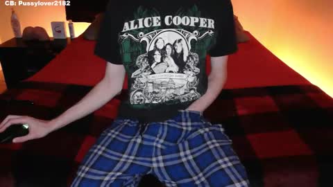 Snapshot of pussylover2182 chatting on October 27, 3:10 am pussylover2182 online show from October 27, 3:10 am