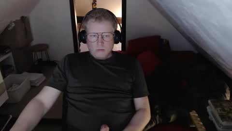 pussylovercb online show from April 16, 8:04 am