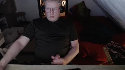 Snapshot of pussylovercb chatting on April 22, 8:10 pm pussylovercb online show from April 22, 8:10 pm