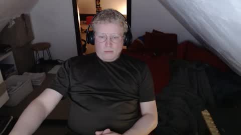 Snapshot of pussylovercb chatting on April 30, 10:03 pm pussylovercb online show from April 30, 10:03 pm