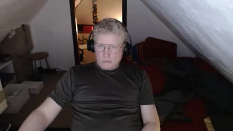 Snapshot of pussylovercb chatting on May 9, 10:15 pm pussylovercb online show from May 9, 10:15 pm