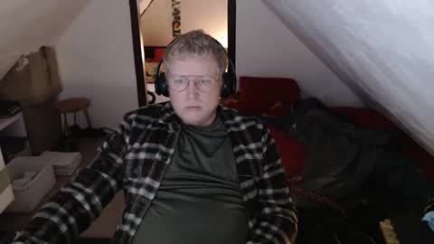Snapshot of pussylovercb chatting on May 11, 8:53 am pussylovercb online show from May 11, 8:53 am