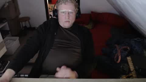 Snapshot of pussylovercb chatting on May 15, 8:43 am pussylovercb online show from May 15, 8:43 am