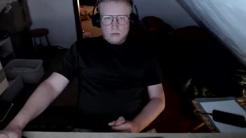 Snapshot of pussylovercb chatting on June 9, 9:59 pm pussylovercb online show from June 9, 9:59 pm