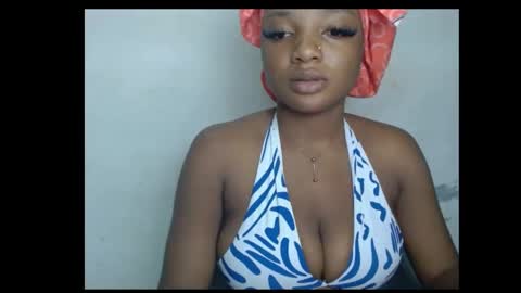 Snapshot of pussyxwetx chatting on June 6, 10:36 pm pussyxwetx online show from June 6, 10:36 pm