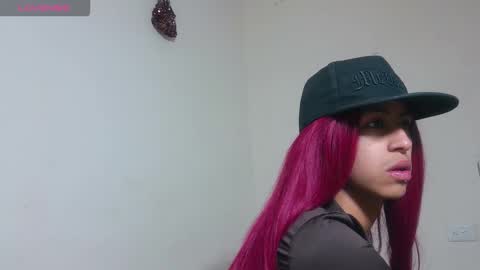 putinaicolls online show from February 8, 7:23 am