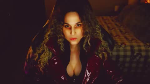 Kitty online show from March 2, 12:45 pm