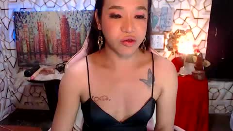 Snapshot of pythoncock4u chatting on April 29, 4:11 pm Queen Agatha online show from April 29, 4:11 pm