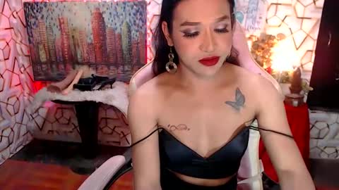 Snapshot of pythoncock4u chatting on May 9, 3:06 pm Queen Agatha online show from May 9, 3:06 pm