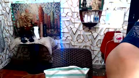 Queen Agatha online show from July 2, 3:18 pm