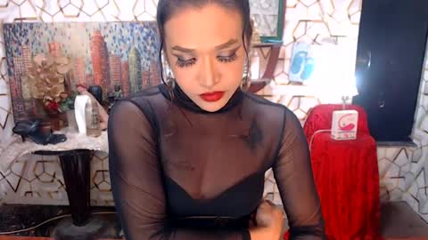 Queen Agatha online show from July 28, 5:01 pm
