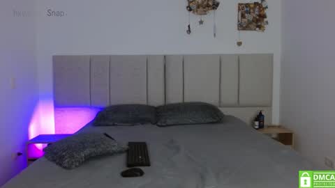 Snapshot of pyxis_ chatting on February 24, 11:47 pm Milan Elian online show from February 24, 11:47 pm