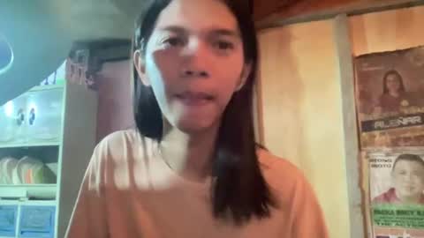 Snapshot of qn_jeshelle chatting on July 16, 10:32 am SimplePetite Astrid28 online show from July 16, 10:32 am