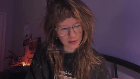 Snapshot of quack__quack chatting on February 14, 3:36 pm online show from February 14, 3:36 pm