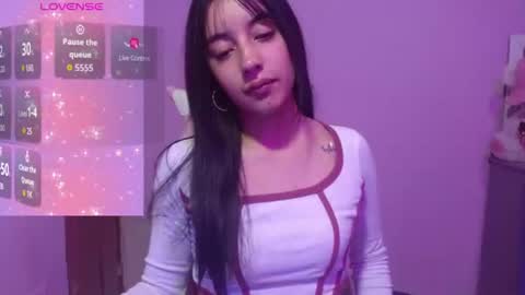 Snapshot of quee_tiana chatting on July 17, 2:29 am your princess online show from July 17, 2:29 am