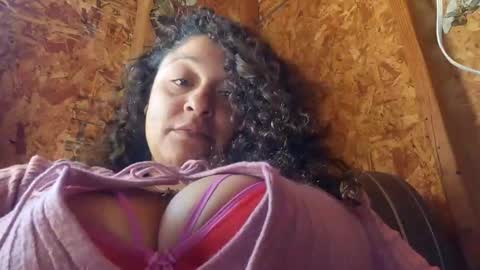 Snapshot of queen1309499253 chatting on February 22, 8:40 pm queen1309499253 online show from February 22, 8:40 pm