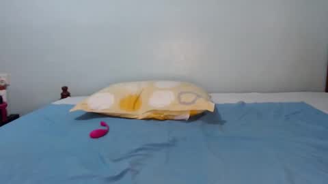 Snapshot of queen_12344 chatting on December 31, 1:52 pm emmie online show from December 31, 1:52 pm