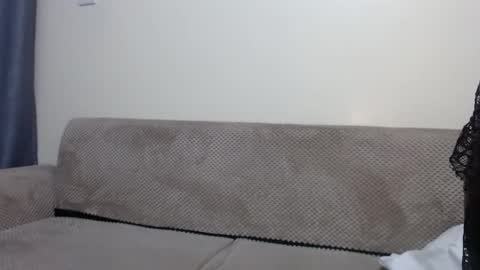 Snapshot of queen_12344 chatting on February 16, 1:13 am emmie online show from February 16, 1:13 am