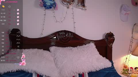 Snapshot of queen__abby chatting on April 1, 6:27 pm Queen Abby online show from April 1, 6:27 pm