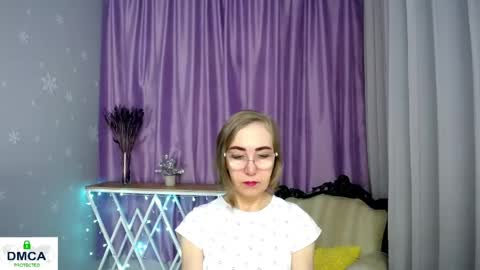 Snapshot of queen_a_n_i chatting on April 23, 9:52 am A N I Ill be here on December 1st online show from April 23, 9:52 am