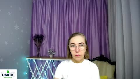 Snapshot of queen_a_n_i chatting on April 27, 8:01 am A N I Ill be here on December 1st online show from April 27, 8:01 am