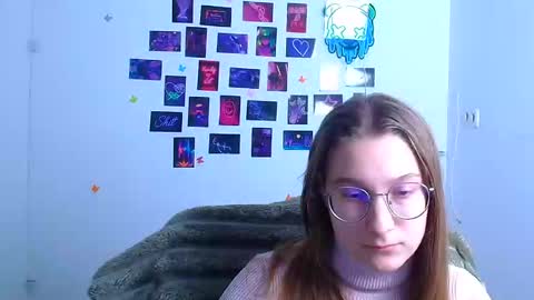 Snapshot of queen_amelie chatting on February 17, 12:34 pm Amelie online show from February 17, 12:34 pm