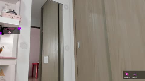 Snapshot of queen_antonella_oficial chatting on January 28, 12:11 pm QUEEN ANTONELLA online show from January 28, 12:11 pm