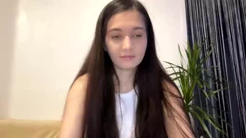 Snapshot of queen_chatur chatting on January 23, 2:39 pm Viktoria online show from January 23, 2:39 pm