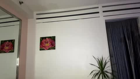 Snapshot of queen_chatur chatting on February 19, 1:28 pm Viktoria online show from February 19, 1:28 pm