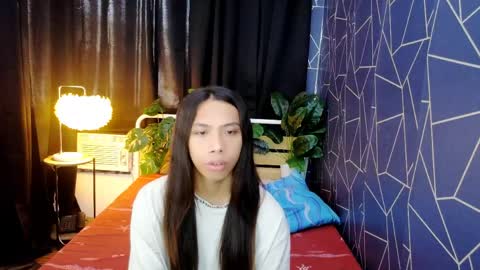queen_gia online show from May 4, 6:42 am